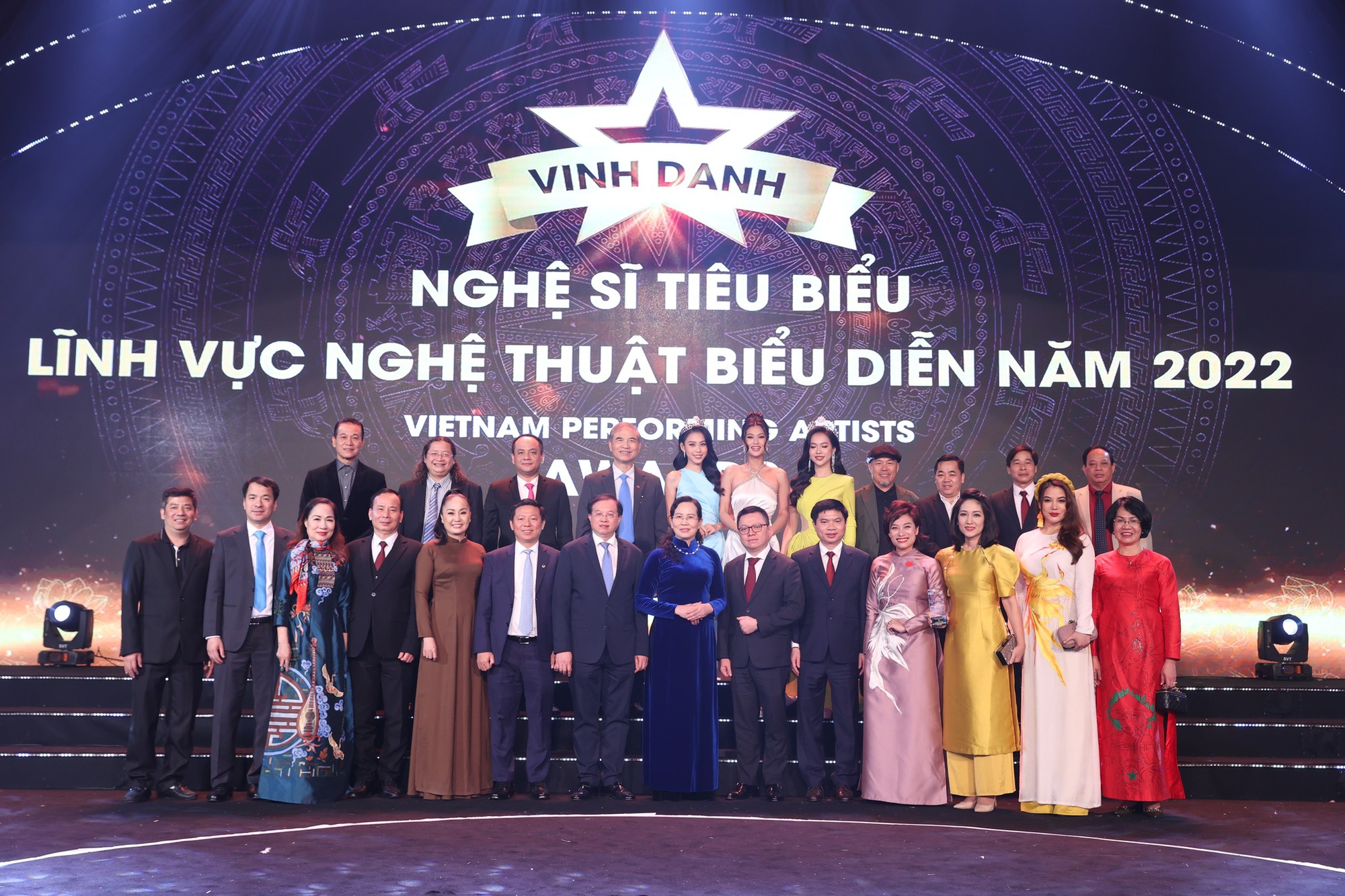 Lễ vinh danh các nghệ sĩ tiêu biểu năm 2022